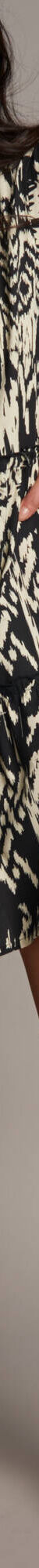 Robe évasée à volants, imprimé ethnique bicolore (noir / écru) Robe évasée à volants, imprimé ethnique bicolore (noir / écru)